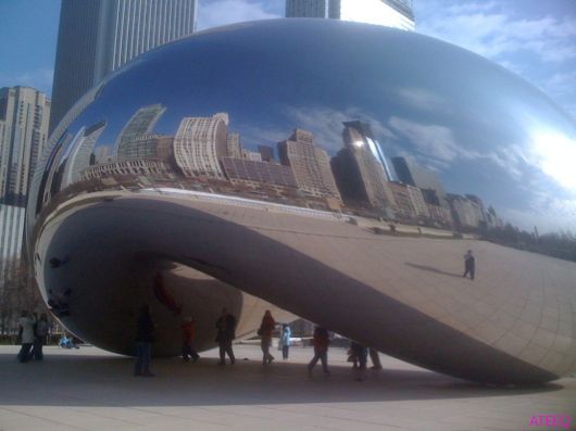 Amazing Cloud Gate in Chicago, USA