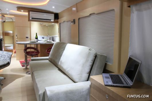 A Luxurious House In The Bus