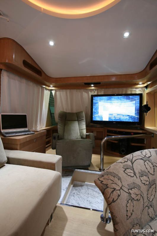A Luxurious House In The Bus