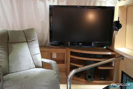 A Luxurious House In The Bus