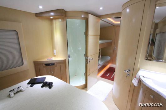 A Luxurious House In The Bus