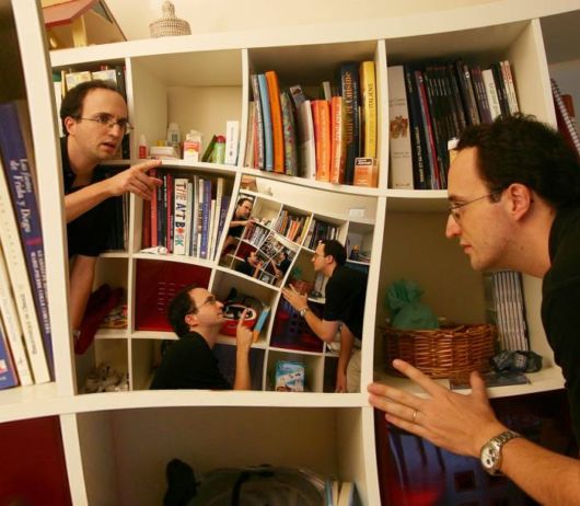 Very Very Confusing Frames In Frames 