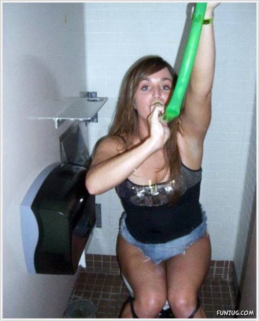 Crazy Galz Taking Hookah