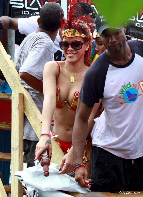 Spicy Rihanna At The Carnival