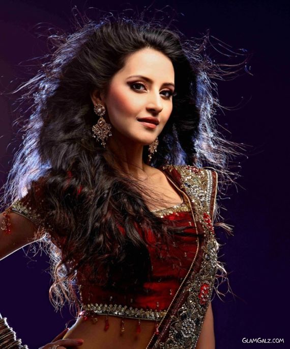 Beautiful Ayshickka Sharma Photoshoot