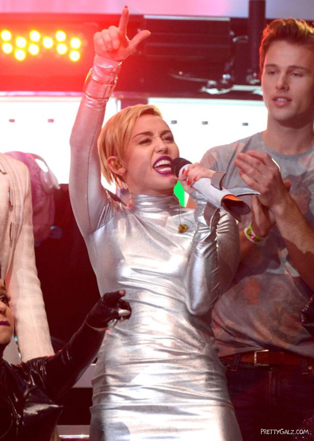 Miley Cyrus At MTV Europe Music Awards 2013